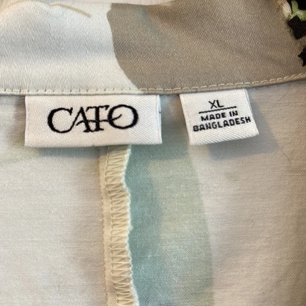 Cato XL Green and Gray floral blouse - Picture 3 of 5